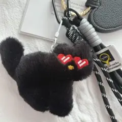 ラスト】じゃらじゃらキーホルダー もふもふドール 猫　ハットクリップ　パラコード