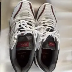 スポーツシューズ ホワイト/グレー/レッド 26.5cm