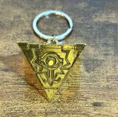 遊戯王　千年パズル　キーホルダー　ゴールド　三角