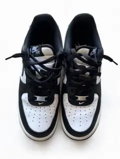 NIKE AIR FORCE 1 ’07 パンダカラー（白黒）