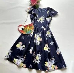 極美品　デビュードフィオレ　花柄フリルフレアワンピース　清楚　モテ服