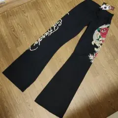 Ed Hardy フレアパンツ 黒 花柄、新品