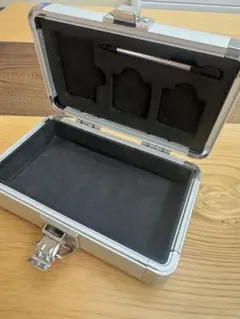 Nintendo DS lite 収納シルバー アルミケース【希少品】