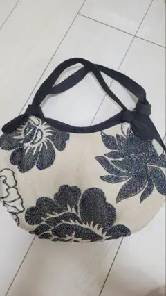 8月限定値下げ花柄ビーズ刺繍バッグ ハンドバッグ 海外土産