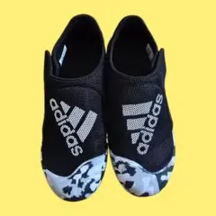 adidas キッズサンダル ブラック/カモフラージュ サイズ22