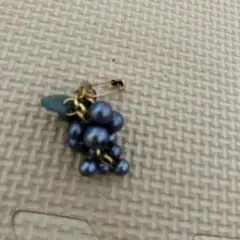 ぶどうデザイン ブローチ