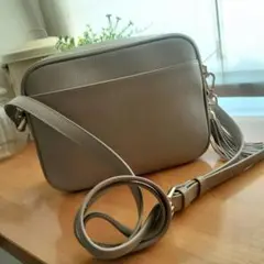 ブルーシンシア　ショルダーバッグ　グレージュ