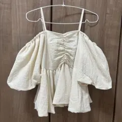 オフショルトップス アイボリー