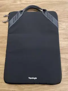 Topologie ノートPCケース 黒 ハンドル付き