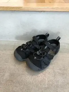 KEEN サンダル ブラック キッズ 18.5
