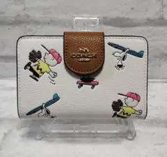 COACH 　二つ折り財布　白スヌーピー