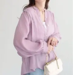 極美品　fredy emue 前開きギャザースリーブブラウス2WAY ラベンダー