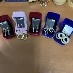 Aglatia ゴールドトーン イヤリング