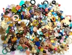 ☆好評☆【テーブル断捨離】アクリルビーズ、チャームなど大量パーツ☆ジャンク品