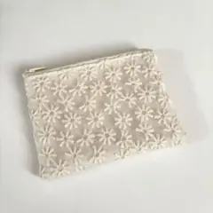 花柄チュールの白のファスナーポーチ　ハンドメイド