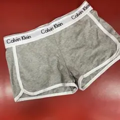 カルバンクライン　レディース　ハーフパンツ　灰白　Mサイズ