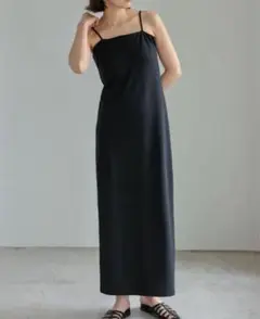 美品re editリエディ　ダブルストラップキャミワンピース　カップ付 ブラック