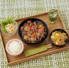 ミニチュアフード 肉じゃが定食