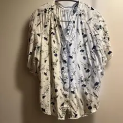 グローバルワーク　さらさらリラックス　花柄　ブラウス