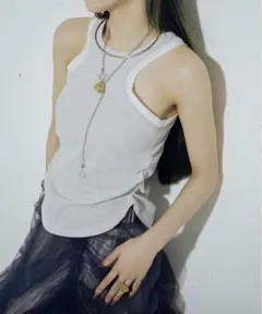ラメ入りシルバー　Tulle line シャイニーカップ付きタンク