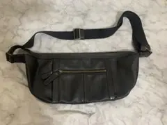 【美品】本革　TAKEO KIKUCHI ブラック ボディバッグ　イケテイ