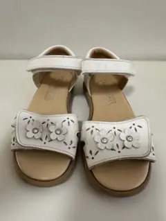 トータス ストラップシューズ　16cm 白　キッズサンダル　女の子