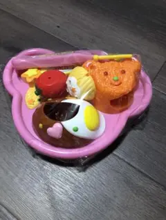 メルちゃん　ランチプレート　テーブル