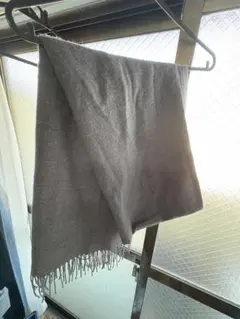 ユニクロ　マフラー　グレー