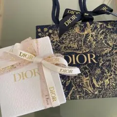 Dior エディション ピンバッジ