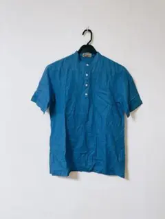 Timwear 青いボタン付きハイネック半袖シャツ