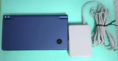 Nintendo DSi メタリックブルー／充電器付き　外箱無し