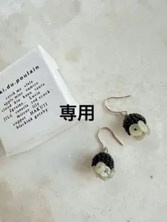 niki.du.poulain  布花　片耳ピアス　フラワー　木蓮のような花 Niki.du.poulain のピアス イヤリング - 北欧、暮らしの道具店