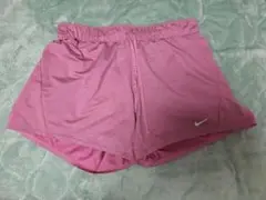 Nike ピンク ショートパンツ M