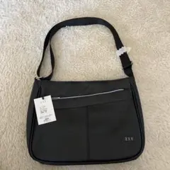 a.v.v ブラック ショルダーバッグ