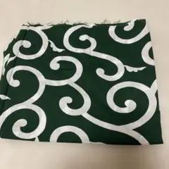 綿生地 緑色 白の渦巻き模様 108×40cm