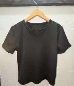 キーネック Tシャツ