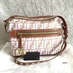 【中古・極美品】FENDI フェンディ ショルダーバッグ ズッカ マンマバケット