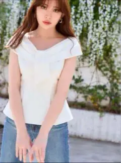 タグ付き未使用品　herlipto lily shawl peplum top 完売品】Herlipto / Lily Shawl Peplum Top - メルカリ