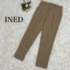 【イネド】スラックス　ベージュ　7号　センタープレス　きれいめ　テーパードパンツ