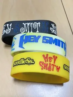 HEY-SMITHのラババンとTシャツ