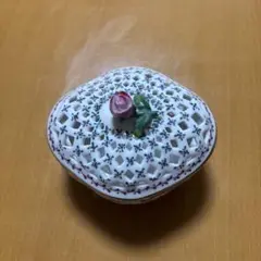 ヨーロピアンラブ　透かし模様 小物入れ