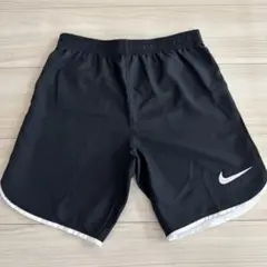 Nike DRI-FIT ブラックハーフパンツ 140 美品
