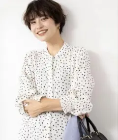 【極美品】NOLLEY’S 袖口シャーリングサテンブラウス