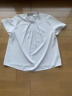 半袖ブラウス　グレー　シワがつかない　aoki