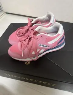 Reebok ピンク スニーカー　23cm
