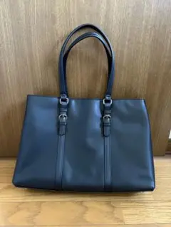 黒のビジネスバッグ