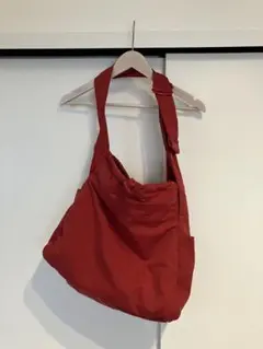 UNIQLO C レッドショルダーバッグ