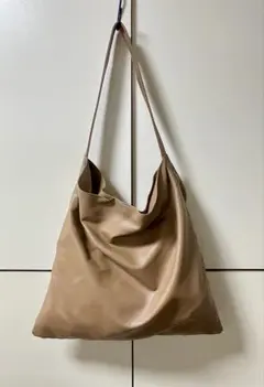 グローバルワークのショルダーバッグ キャメルブラウン