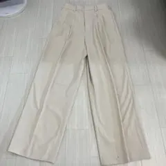 ユニクロ　タックワイドパンツ　ベージュ