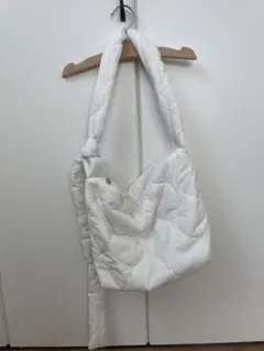 ホワイト キルティングショルダーバッグ